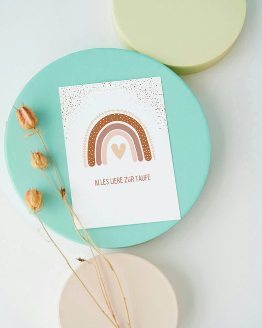 Postkarte "Alles Liebe zur Taufe" mit einem Regenbogen in Brauntönen