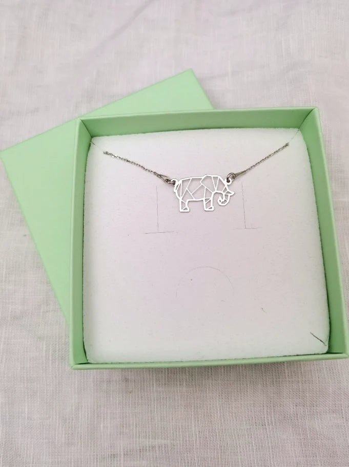 Silbernes Elefanten Armband im origami Stil in einer mintgrünen Schmuckschachtel
