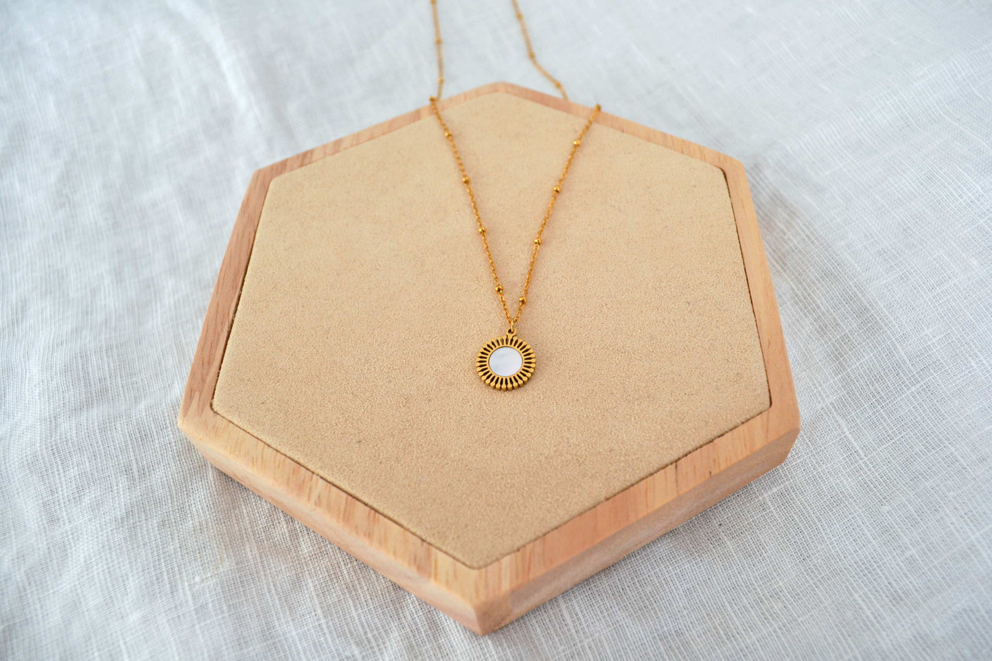 Goldkette mit Perlmutt Anhänger