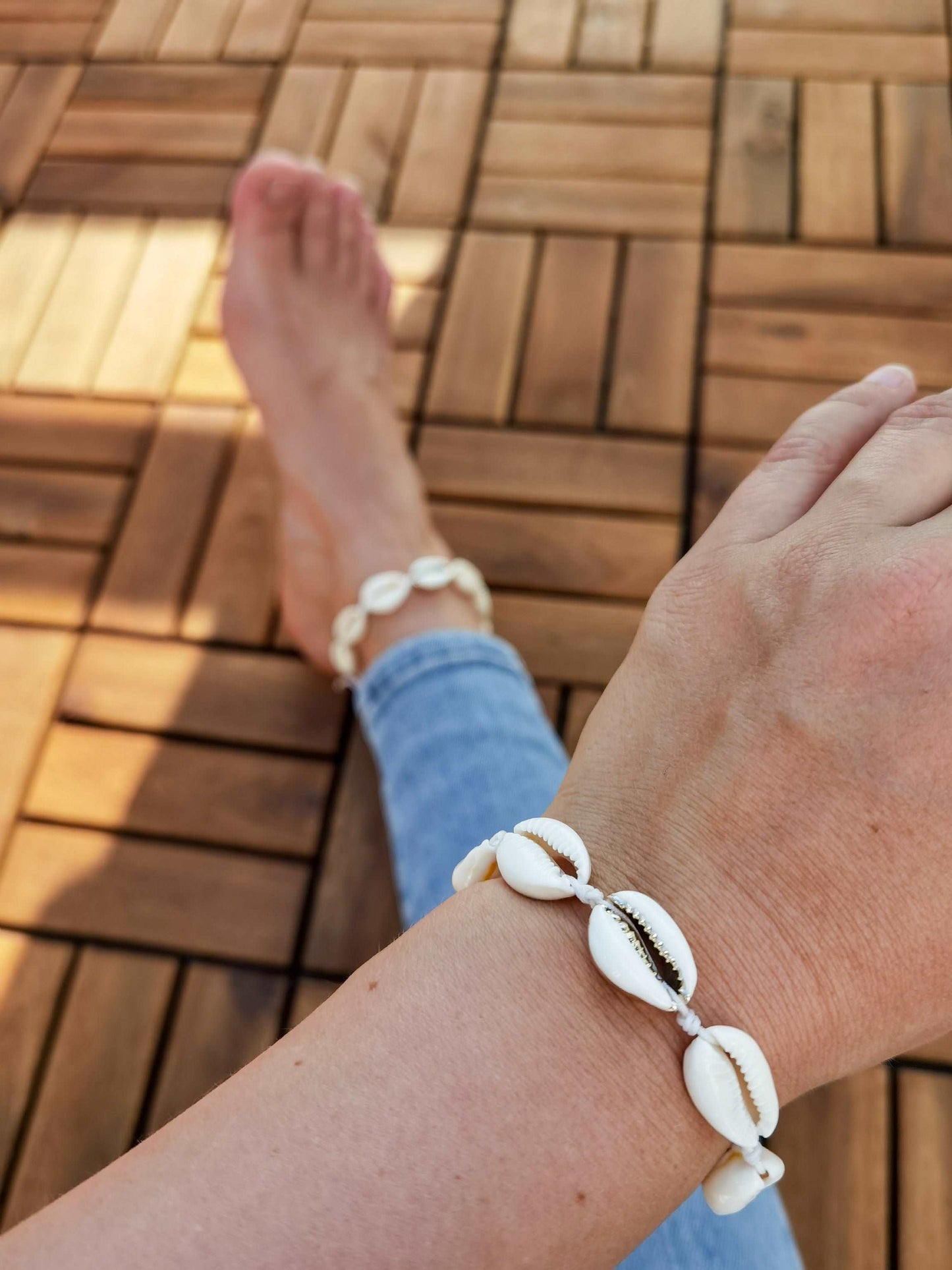 Tragefoto Kauri Muschel Fußkette und Armband